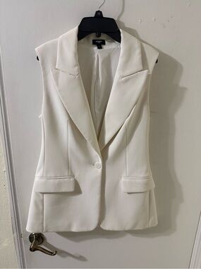 Express Cream Sleeveless Blazer Vest